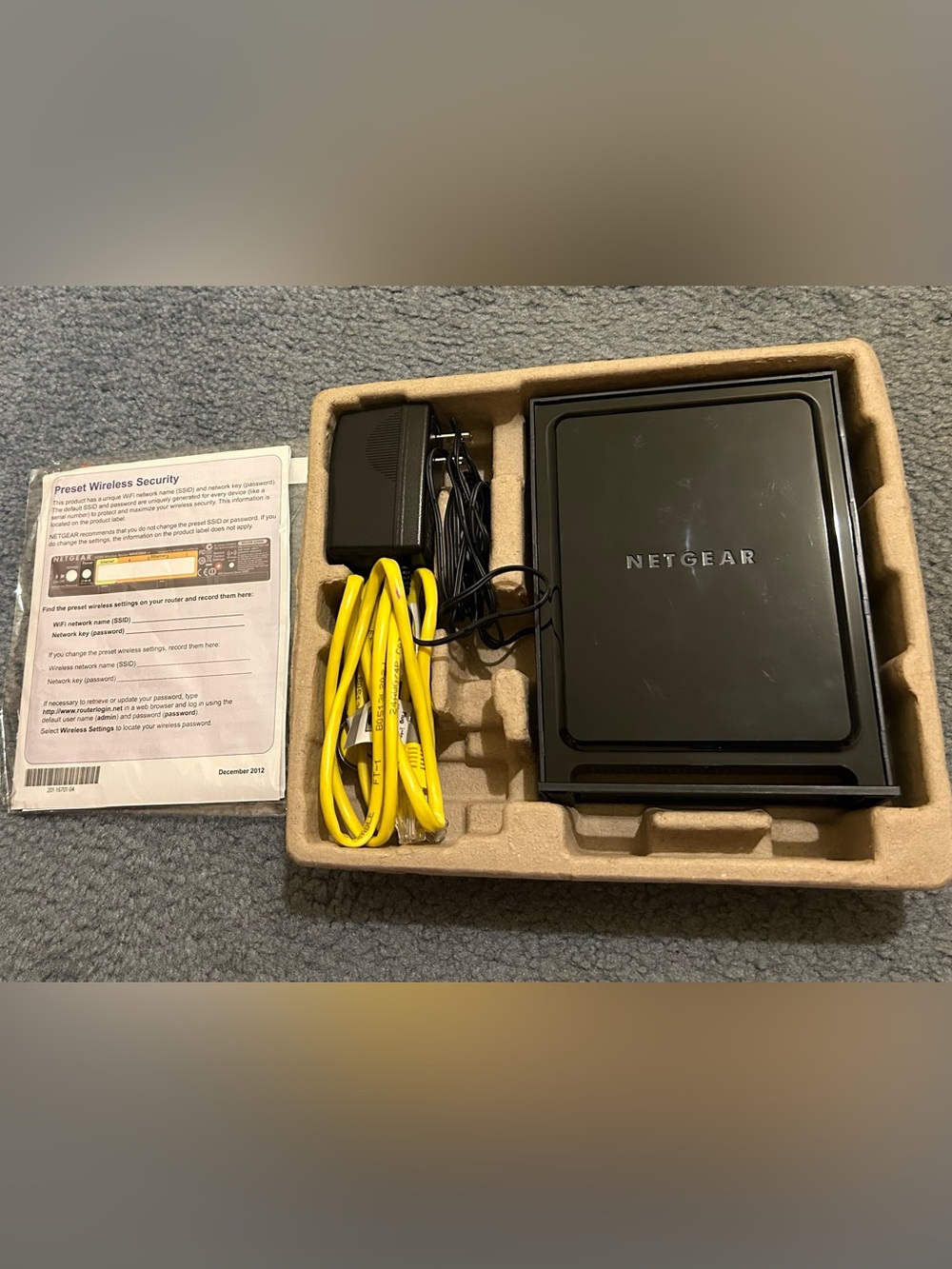Netgear Black N300 Vertical Wireless Router - Picture 6 of 6